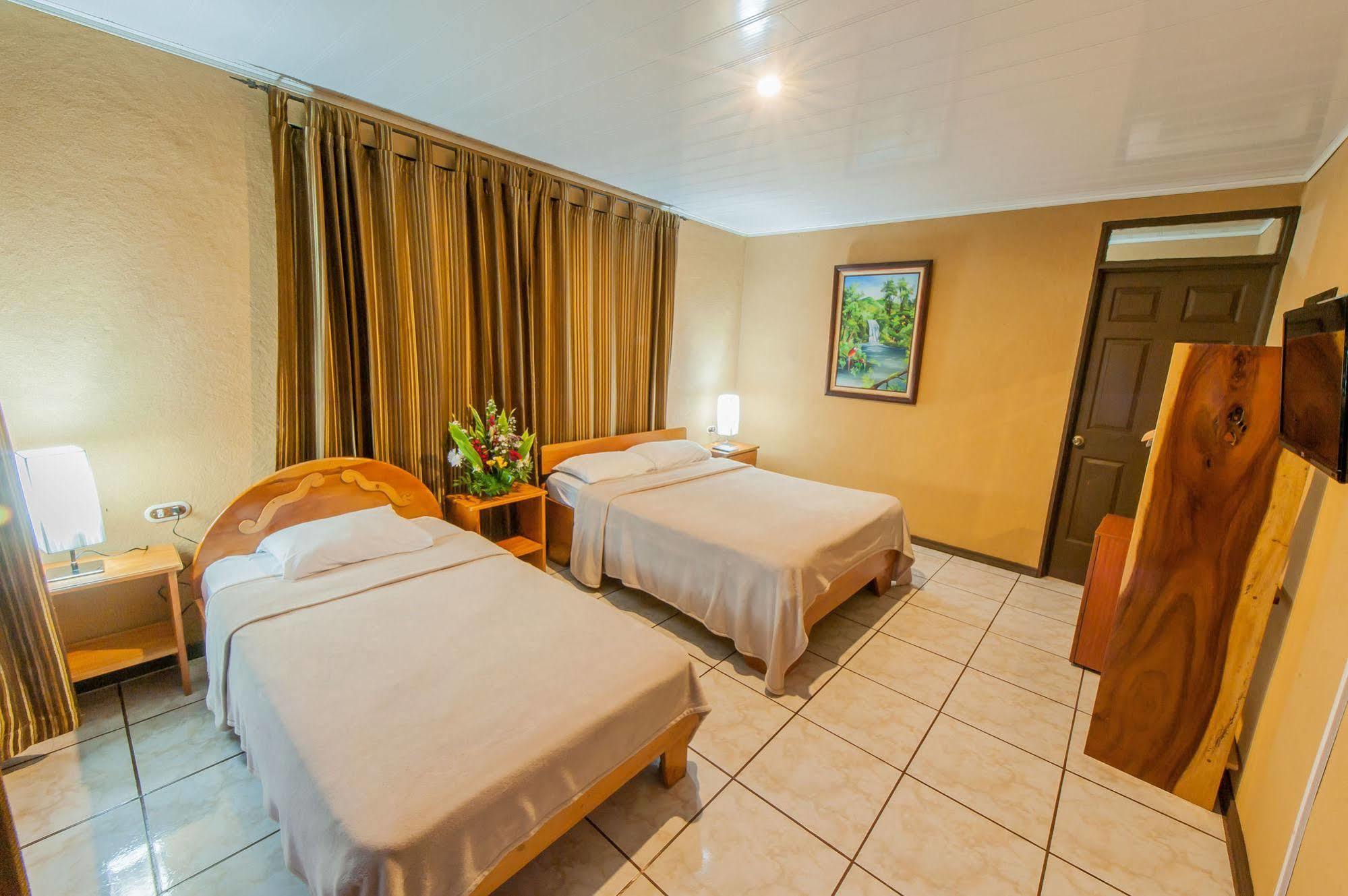 Cabinas Eddy B&B Monteverde Exterior photo